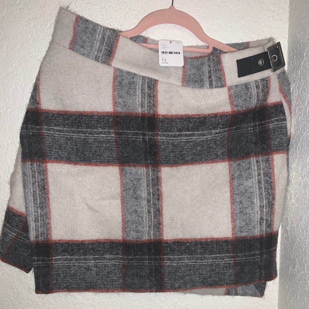 Skirt - Picture 2 of 3